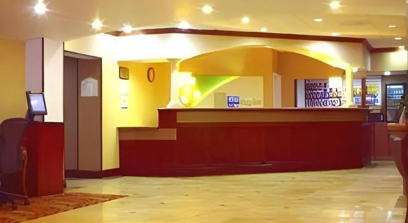 Garden Plaza Hotel Saddle Brook