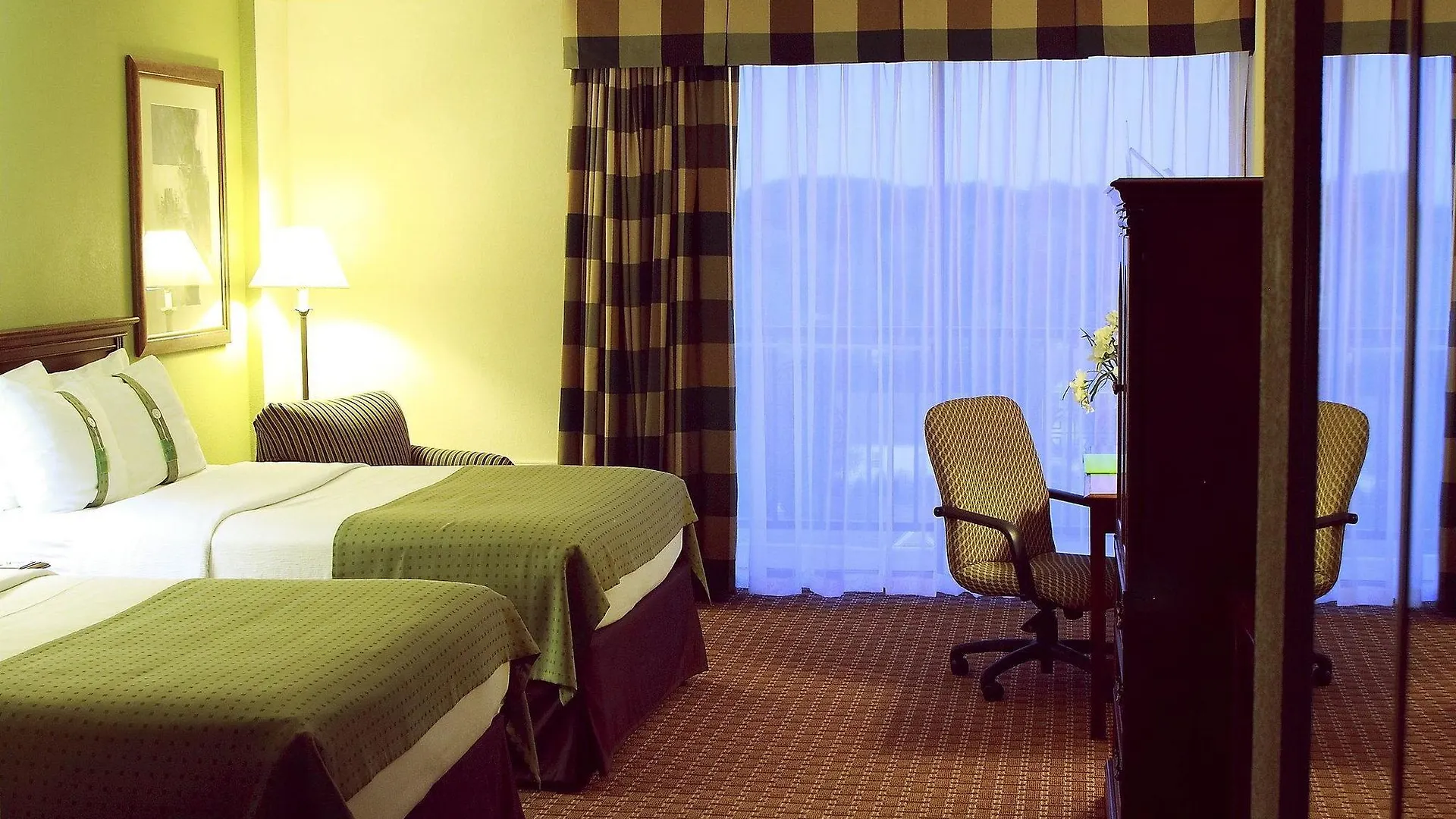 Garden Plaza Hotel Saddle Brook
